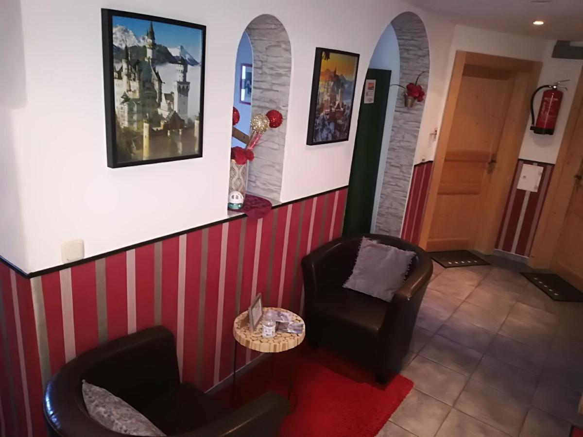 House La Neuschwanstein Blick - Budget City Hotel Fussen Exterior foto