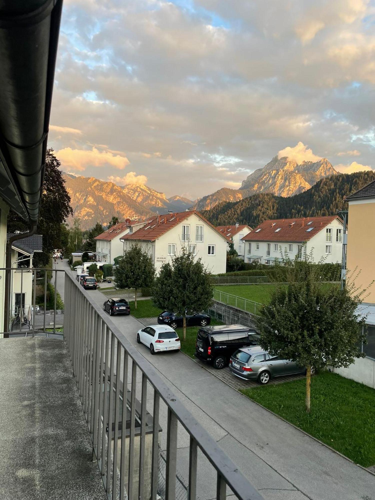 House La Neuschwanstein Blick - Budget City Hotel Fussen Exterior foto