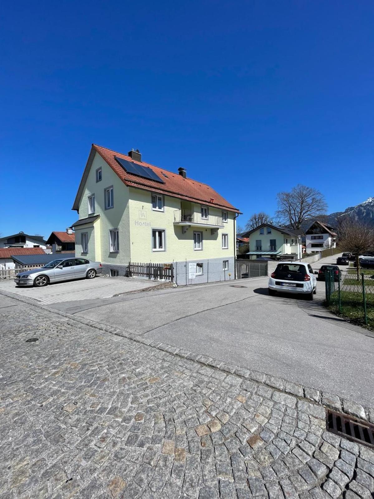 House La Neuschwanstein Blick - Budget City Hotel Fussen Exterior foto